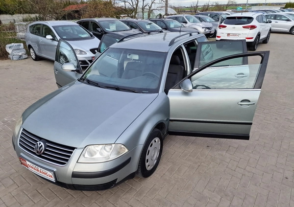 Volkswagen Passat cena 6900 przebieg: 267000, rok produkcji 2004 z Daleszyce małe 529